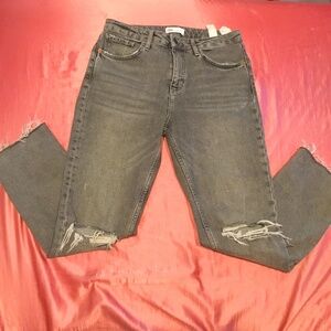 Zara Women Jean Ripped Knee Size 8